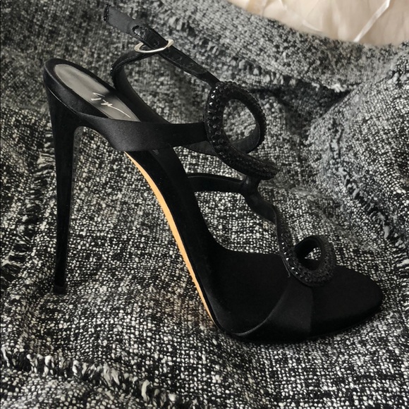 Giuseppe Zanotti Swarovski black crystal stilettos - Picture 2 of 4